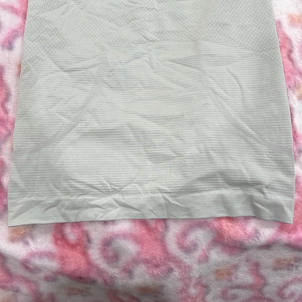 🤍TRADE ONLY! White Lululemon Swiftly Tank 2.0 - Size 2! 🤍 - Picture 3 of 6